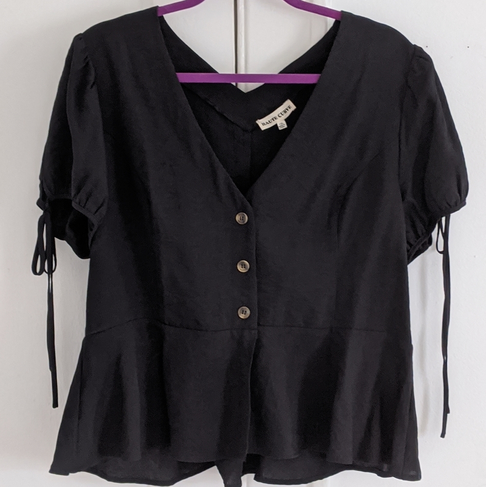 Black short sleeved blouse ▪️◾◼️